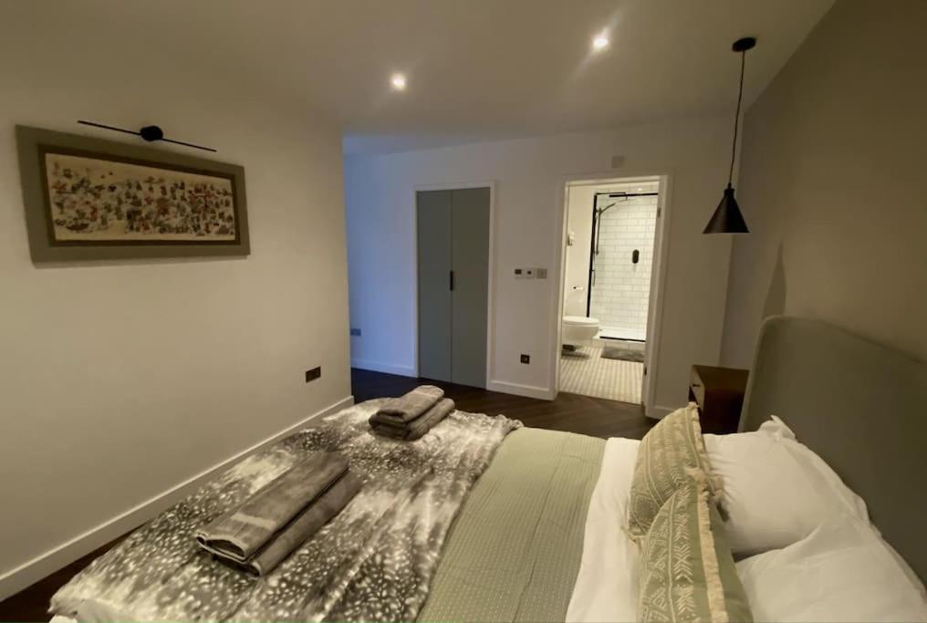 The Retreat, Luxury Studio Apartment In Bath With Parking Ngoại thất bức ảnh