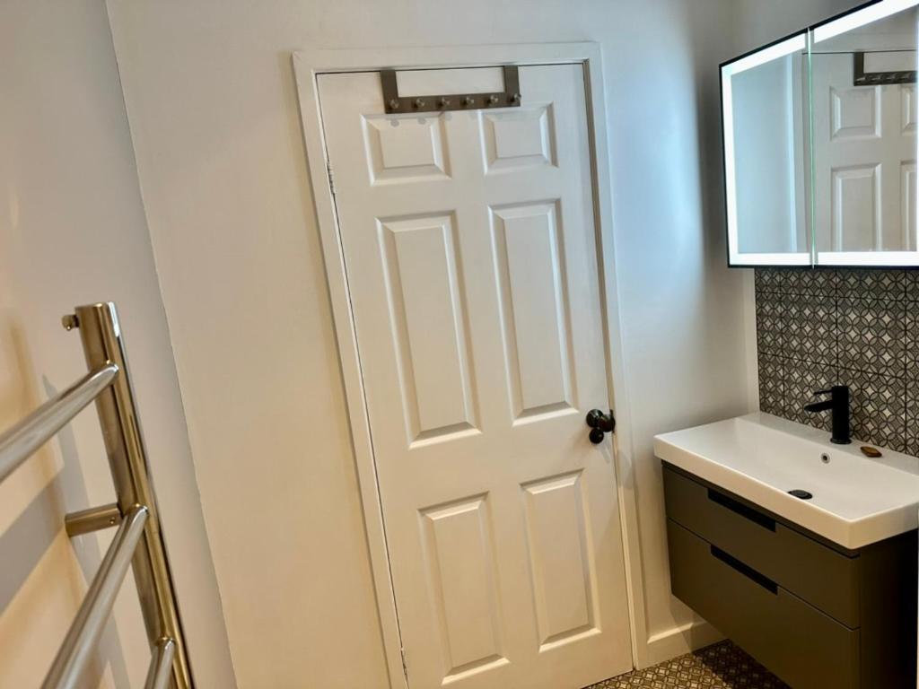 The Retreat, Luxury Studio Apartment In Bath With Parking Ngoại thất bức ảnh