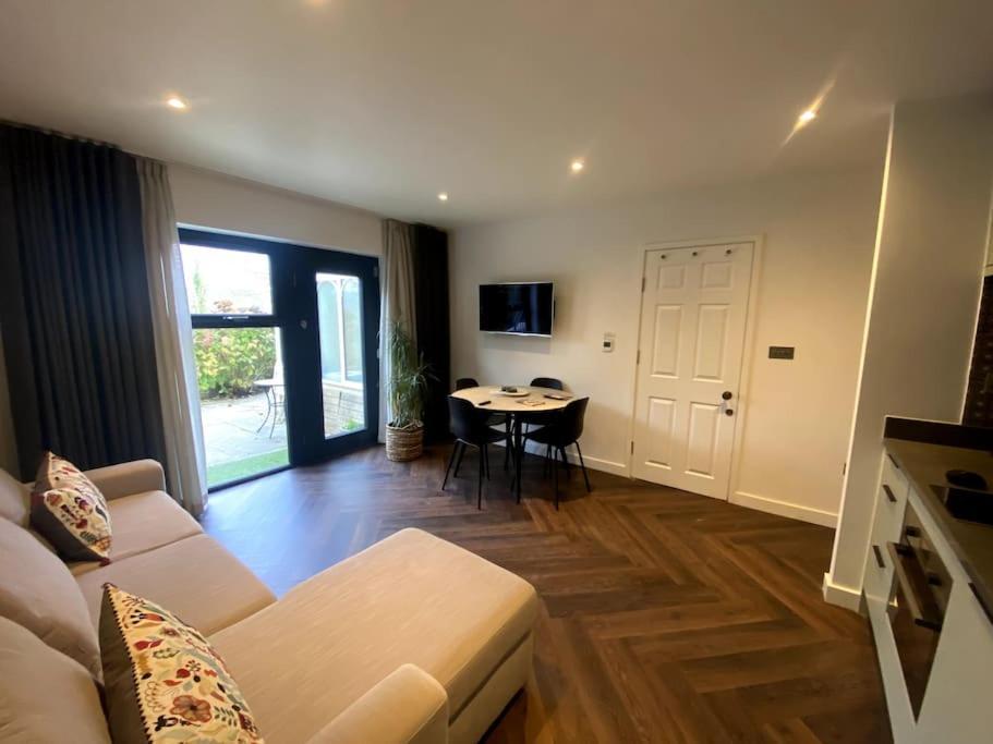 The Retreat, Luxury Studio Apartment In Bath With Parking Ngoại thất bức ảnh